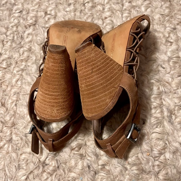 Vince Camuto Strappy Sandal Heel 8.5 - Picture 3 of 8